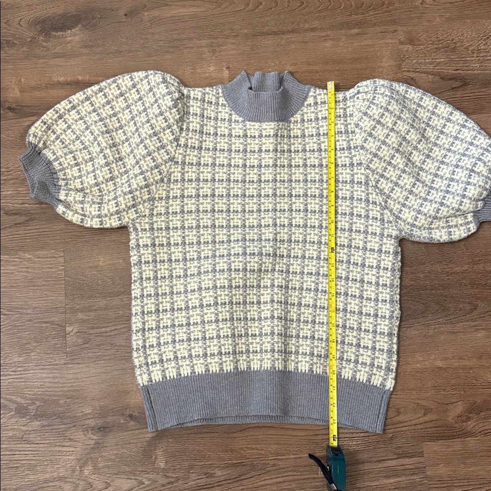THML Cream and Light Gray Knit Puff-Sleeve Crewneck Sweater